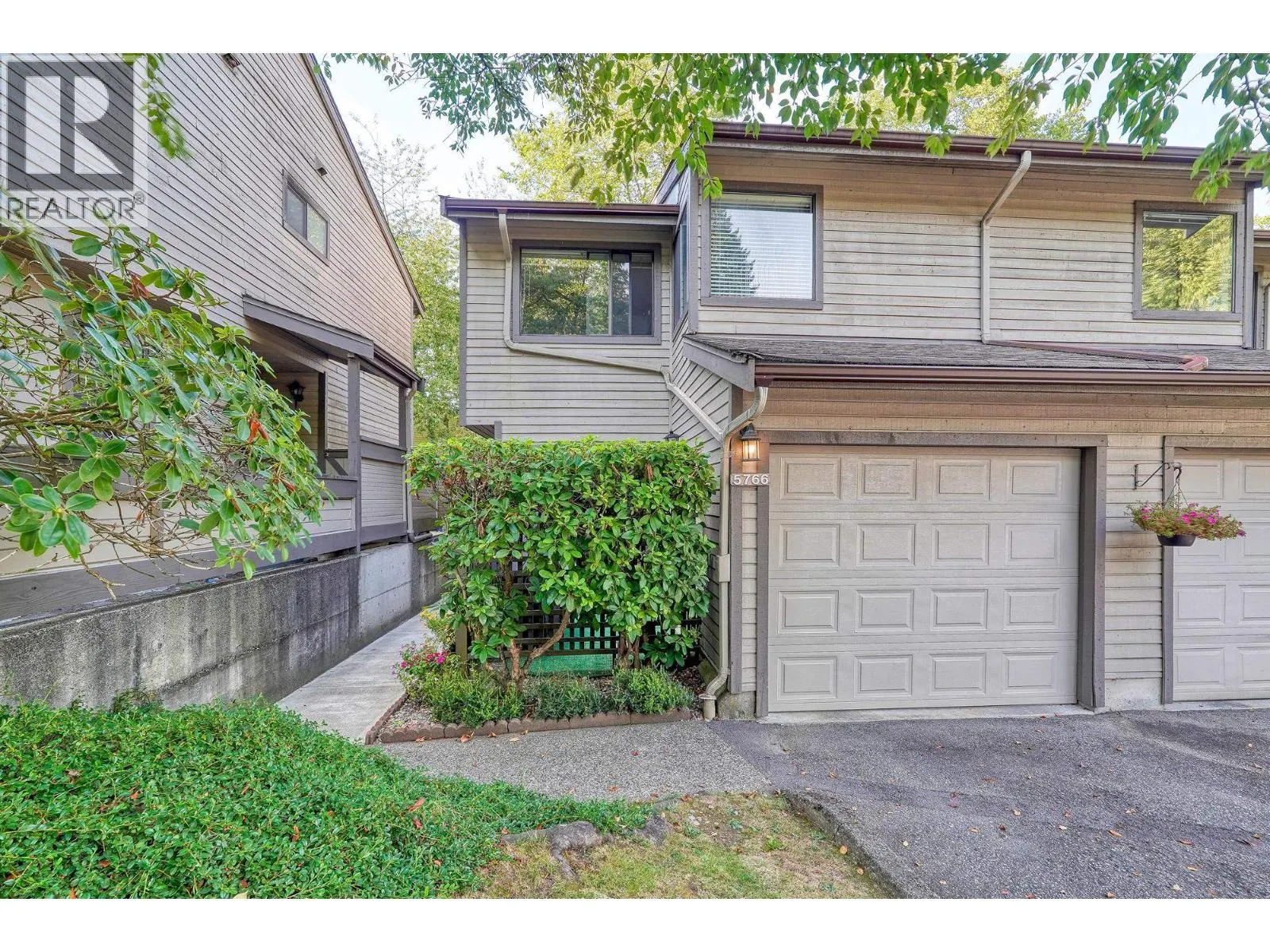 5766 MAYVIEW CIRCLE
