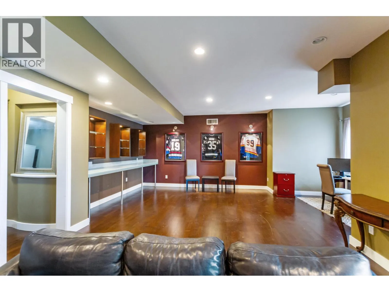 70 FERNWAY DRIVE