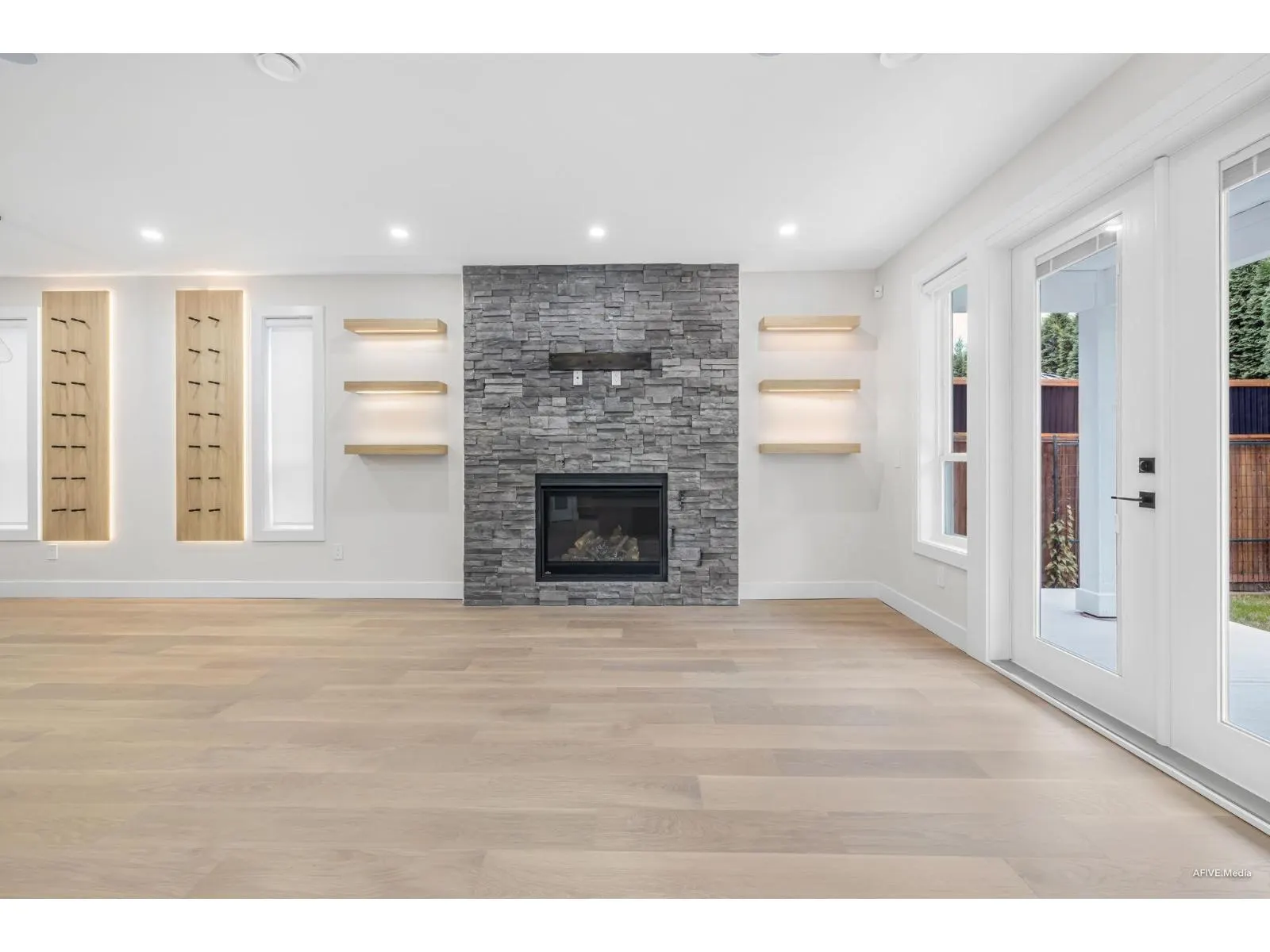 862 WILLOW PLACE|Harrison Hot Springs