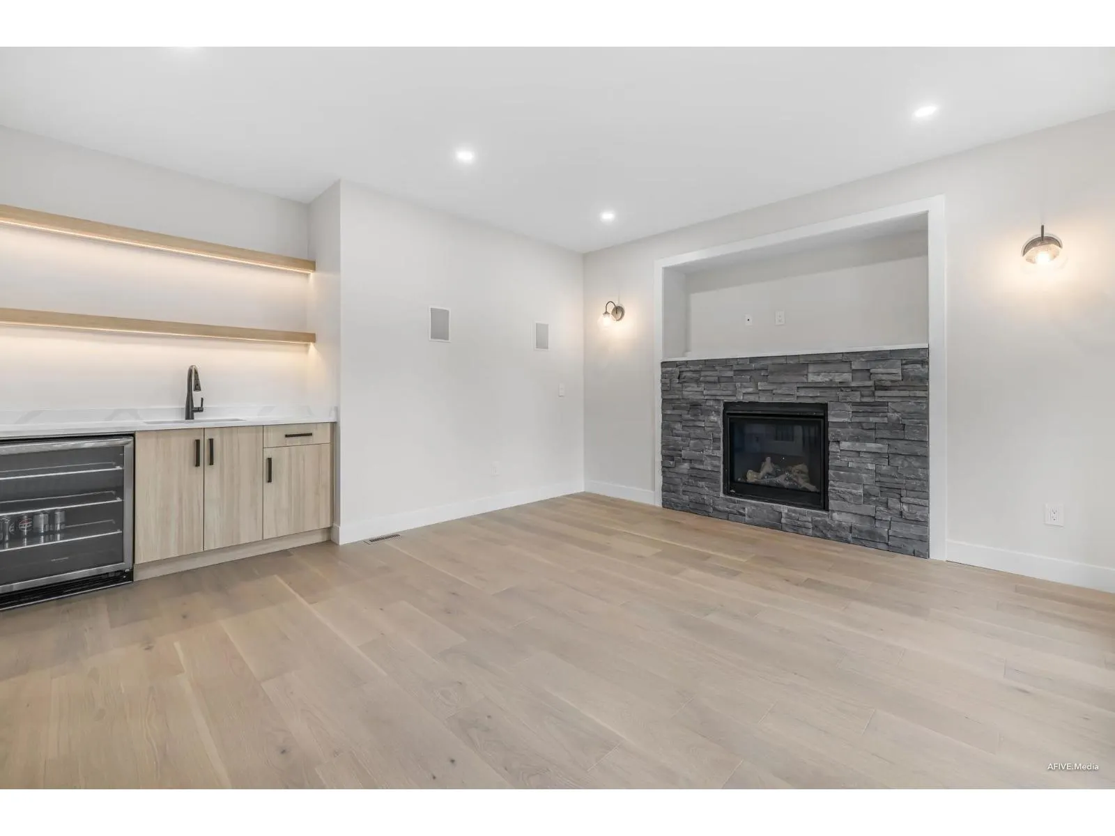 862 WILLOW PLACE|Harrison Hot Springs