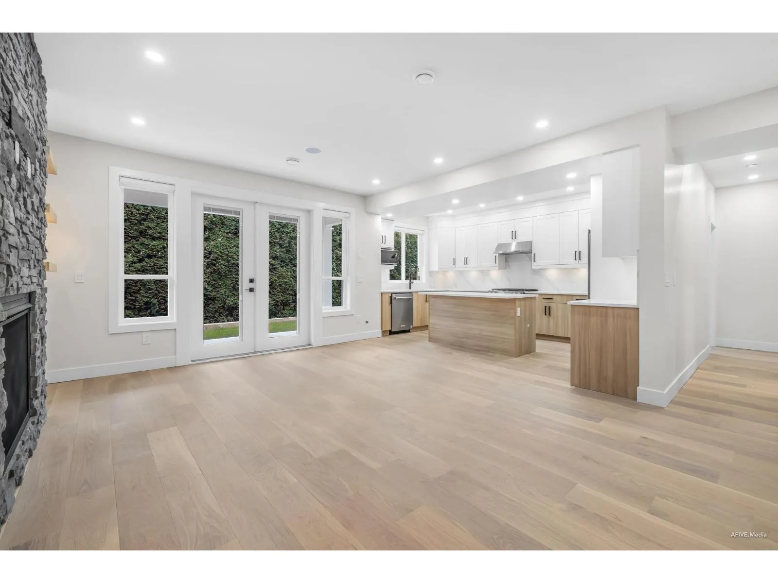862 WILLOW PLACE|Harrison Hot Springs
