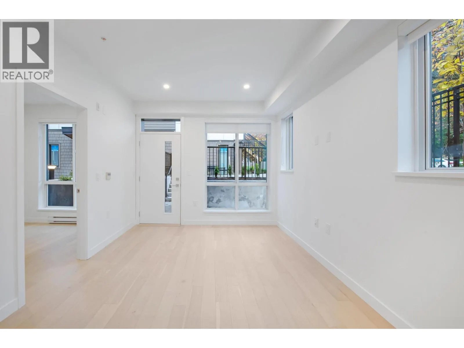 871 W 33RD AVENUE