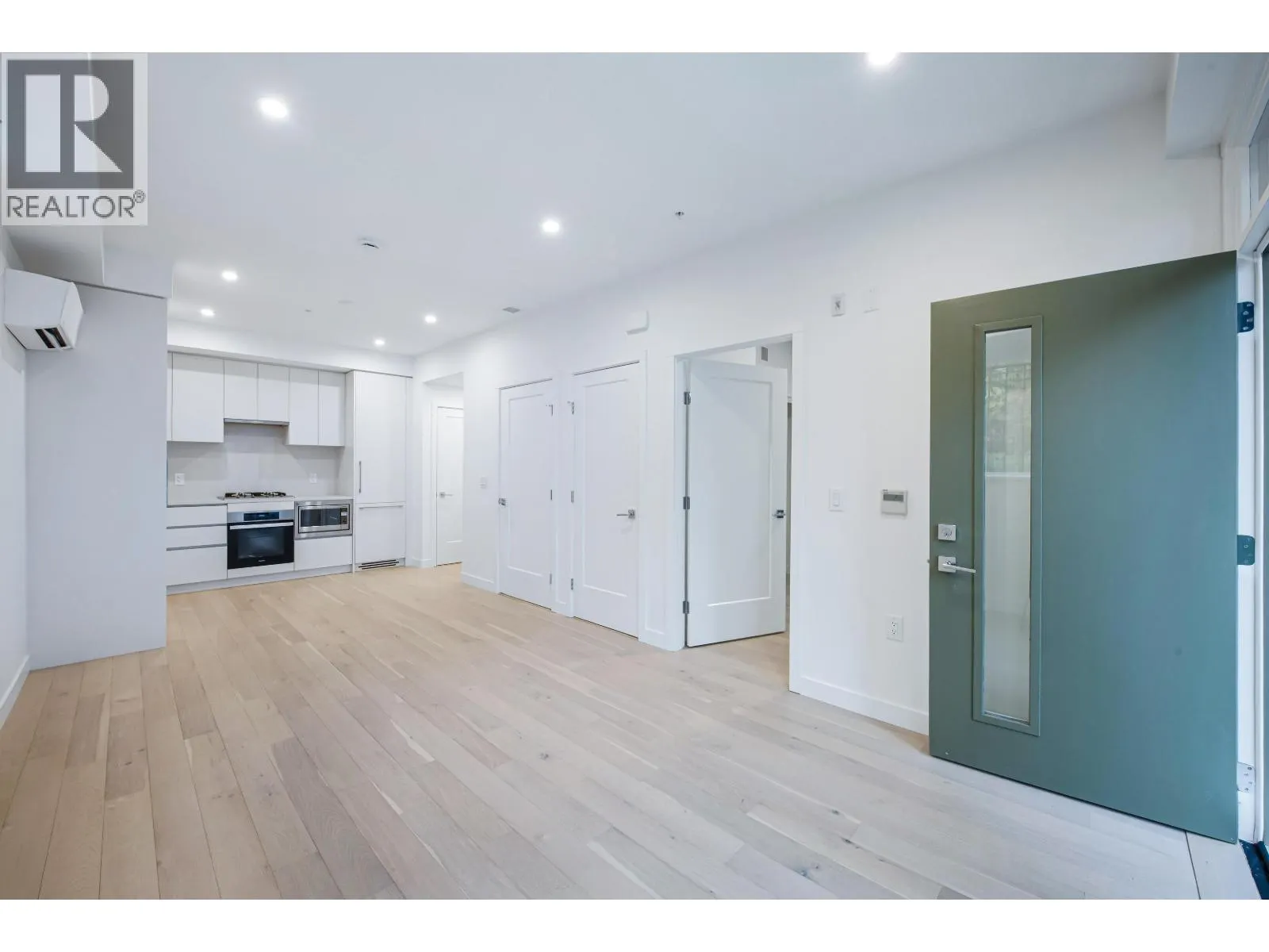 871 W 33RD AVENUE