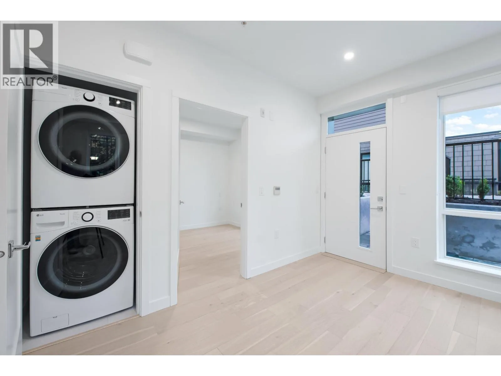 871 W 33RD AVENUE