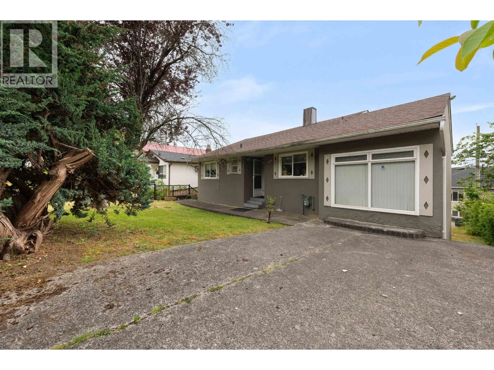 4561 NANAIMO STREET
