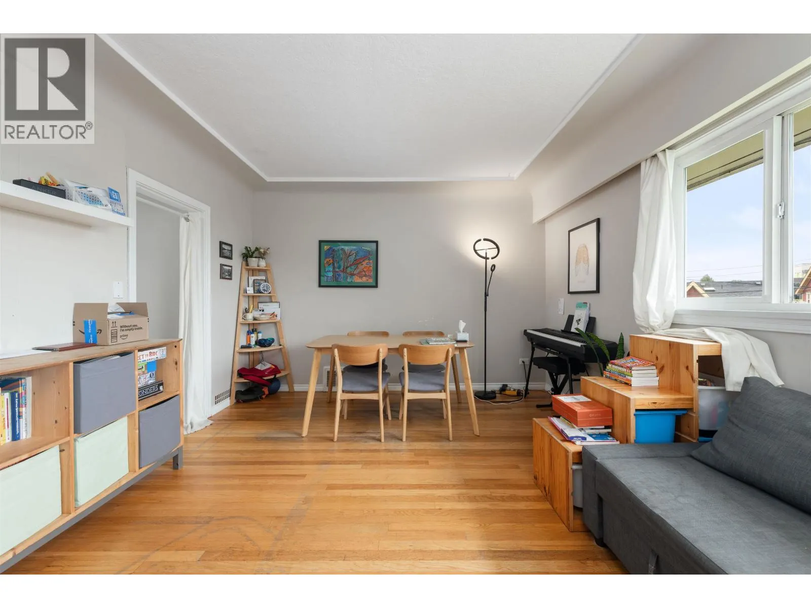 4561 NANAIMO STREET