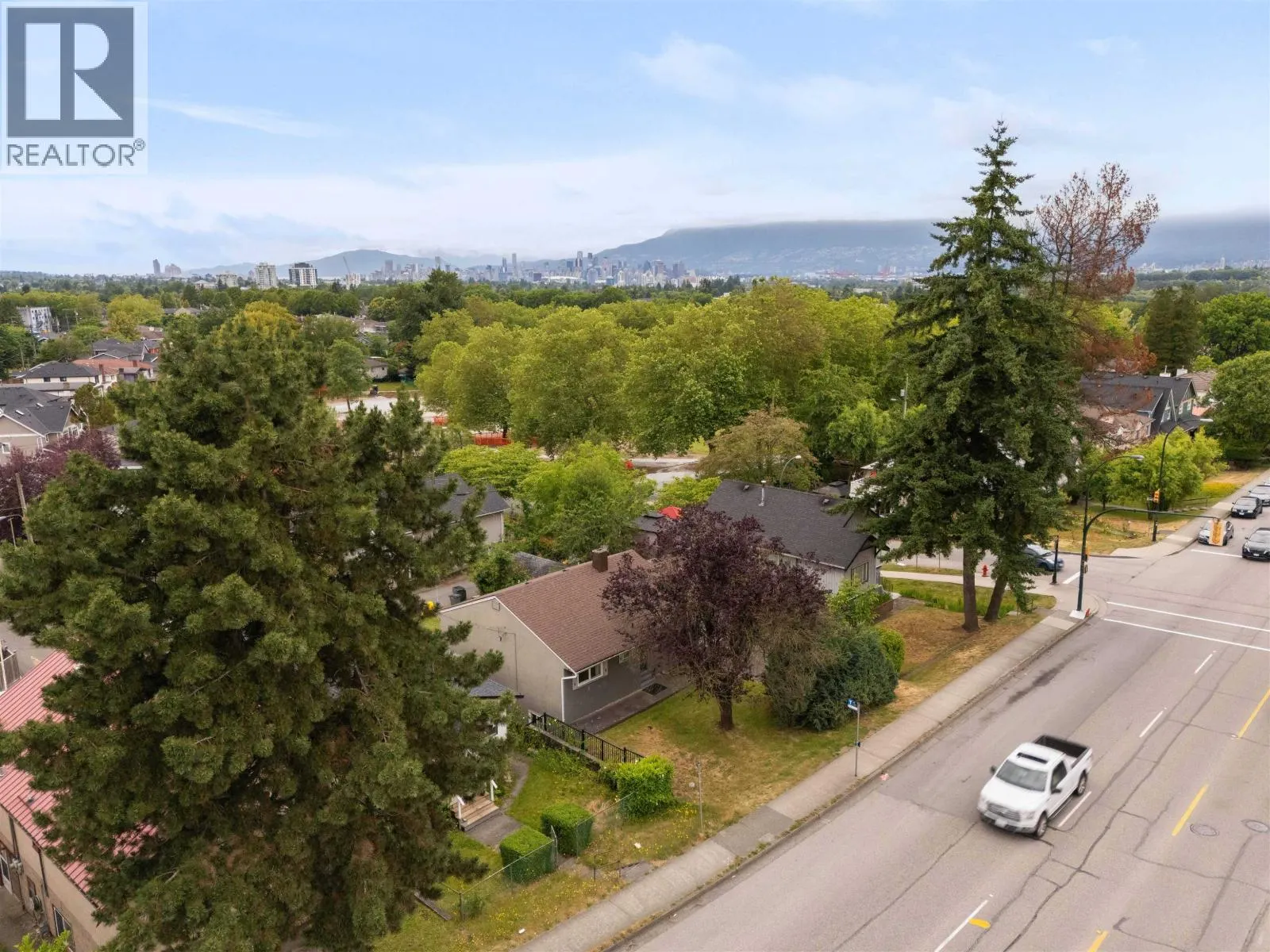 4561 NANAIMO STREET