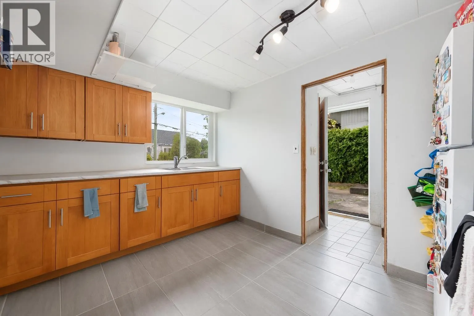 4561 NANAIMO STREET