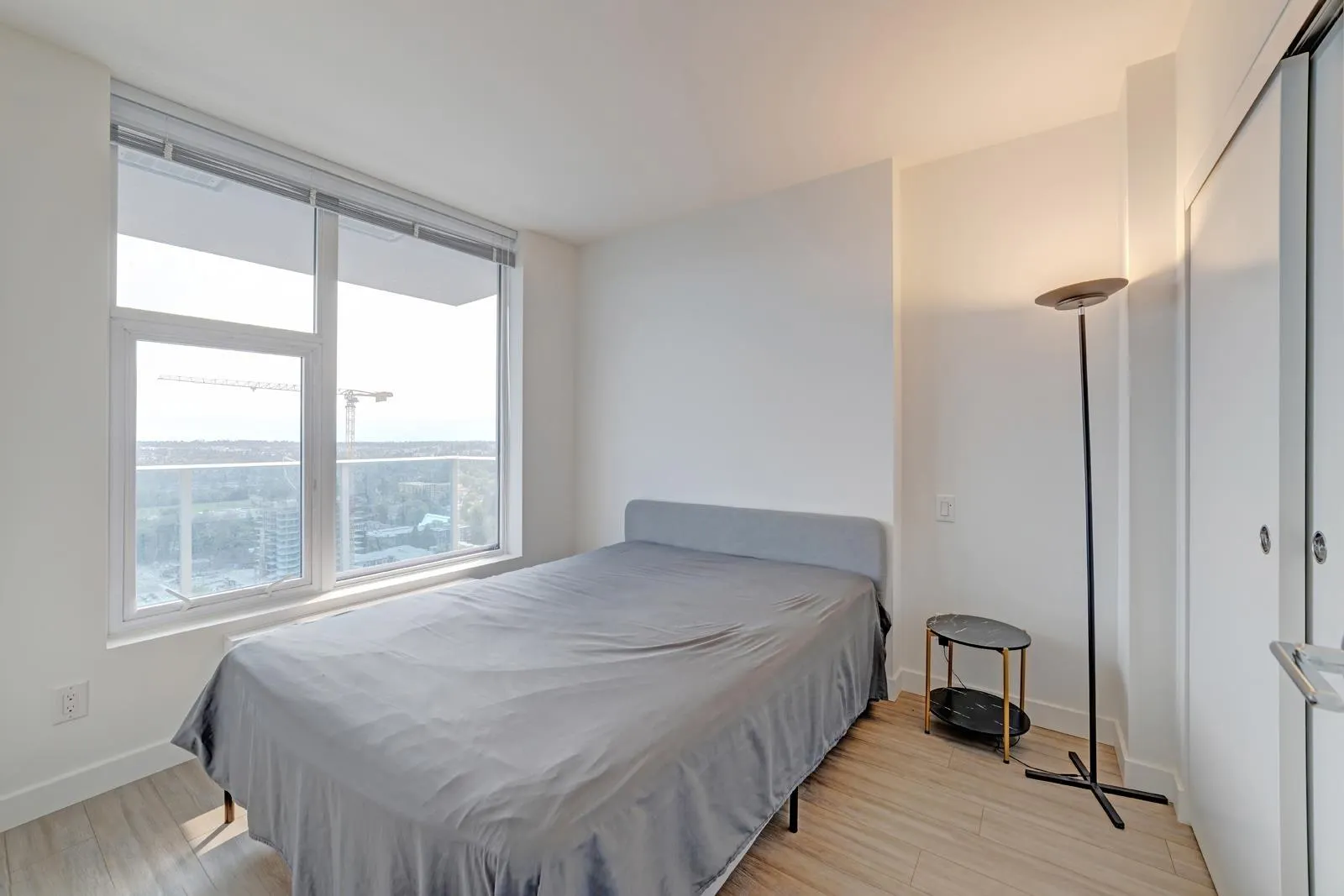26XX 13615 FRASER HIGHWAY