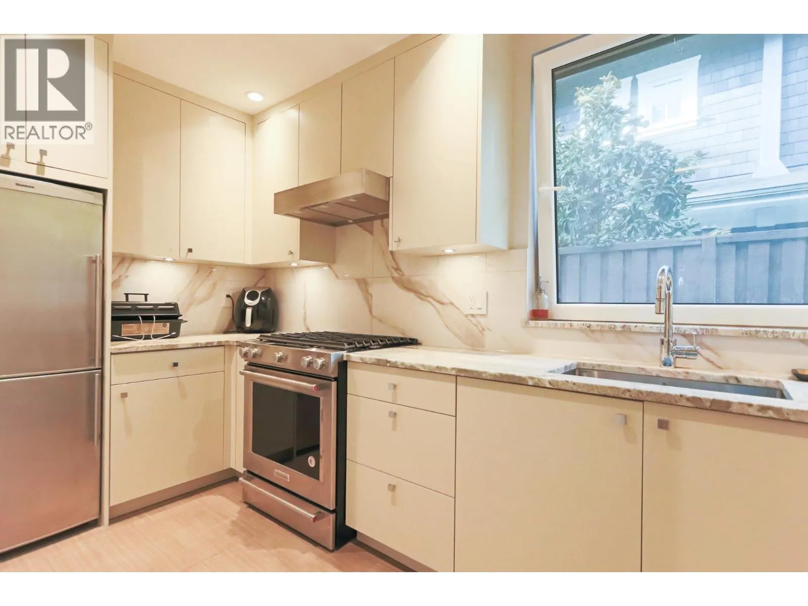 4341 CAROLYN DRIVE