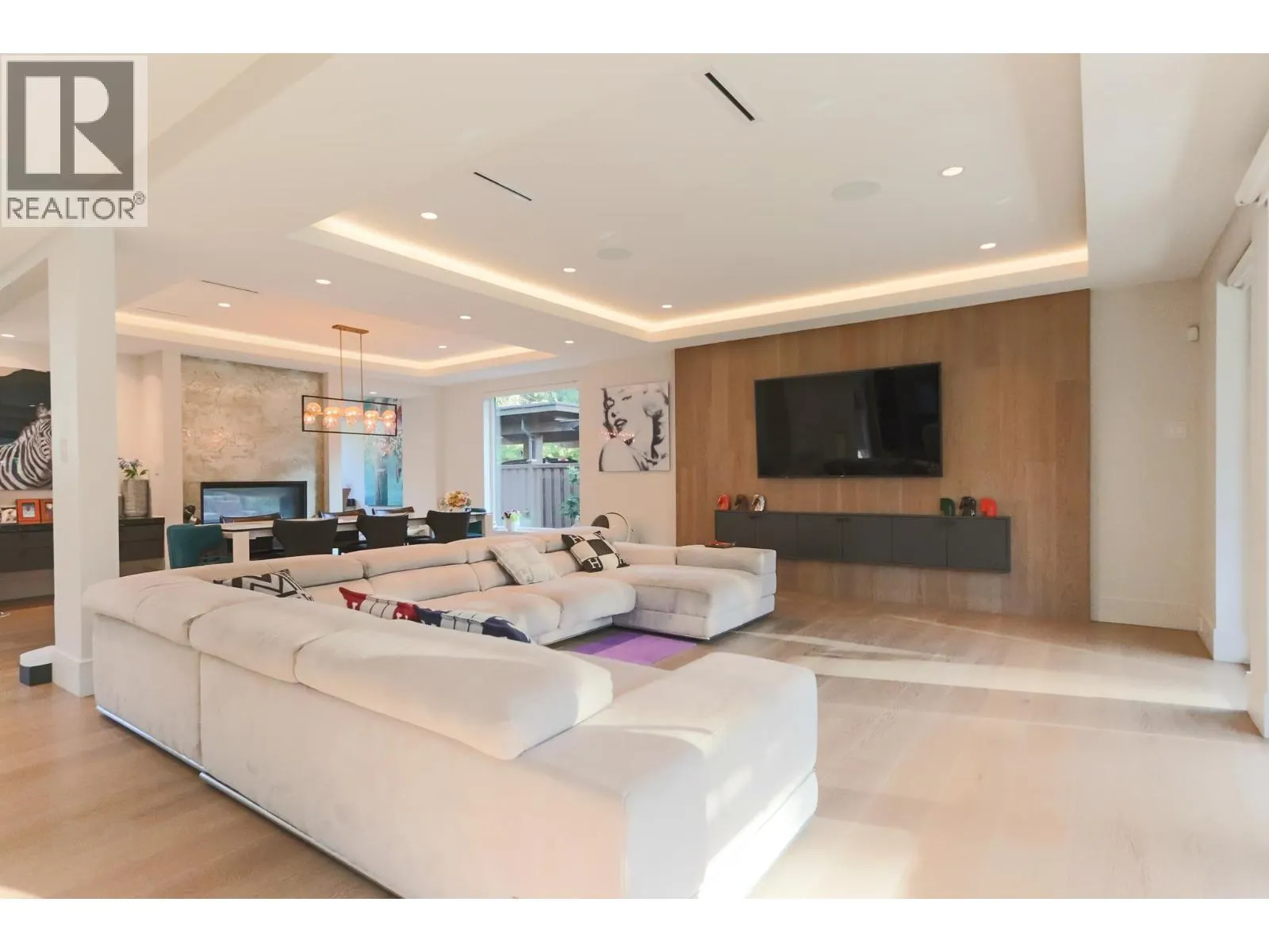 4341 CAROLYN DRIVE