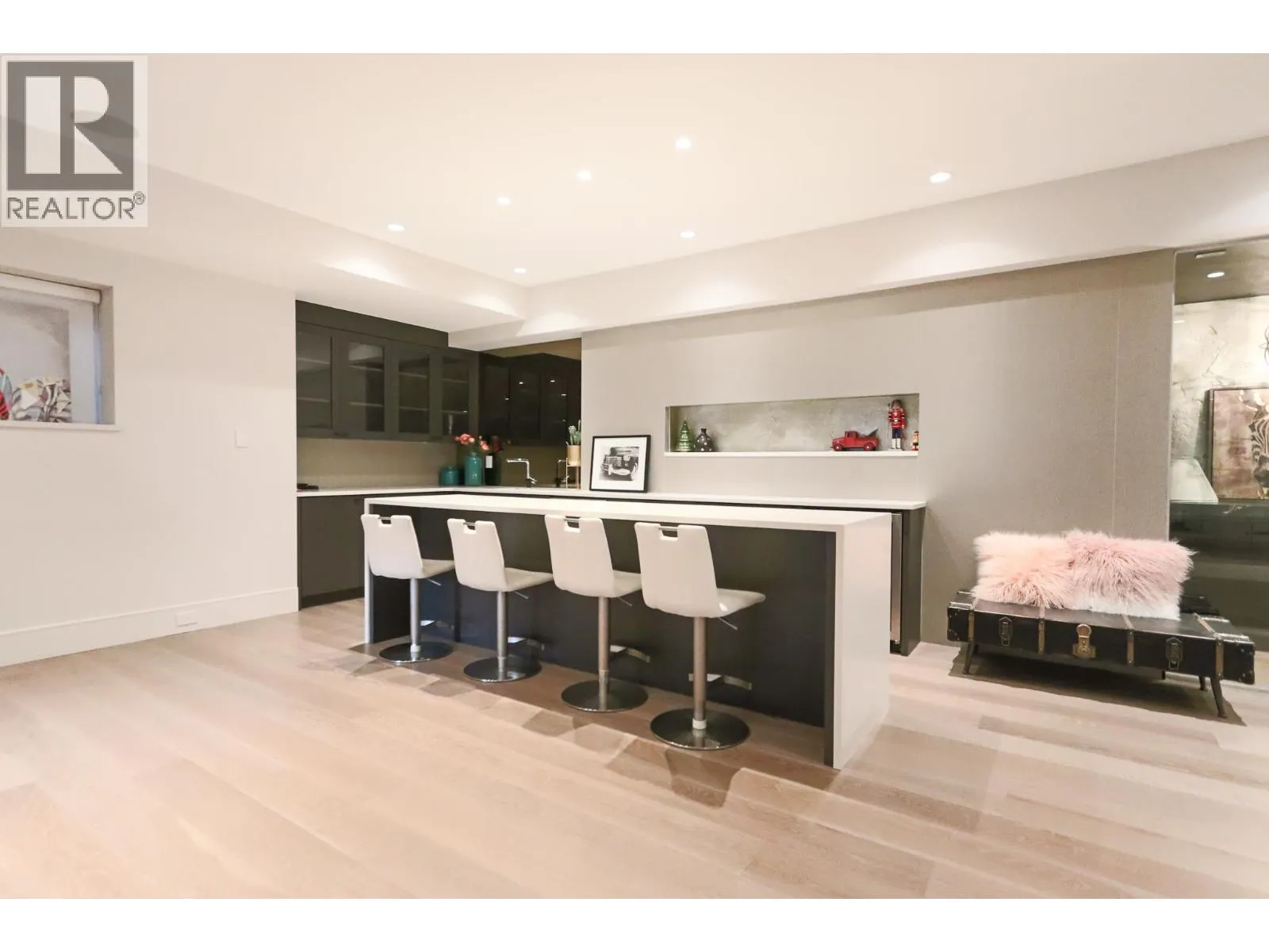 4341 CAROLYN DRIVE