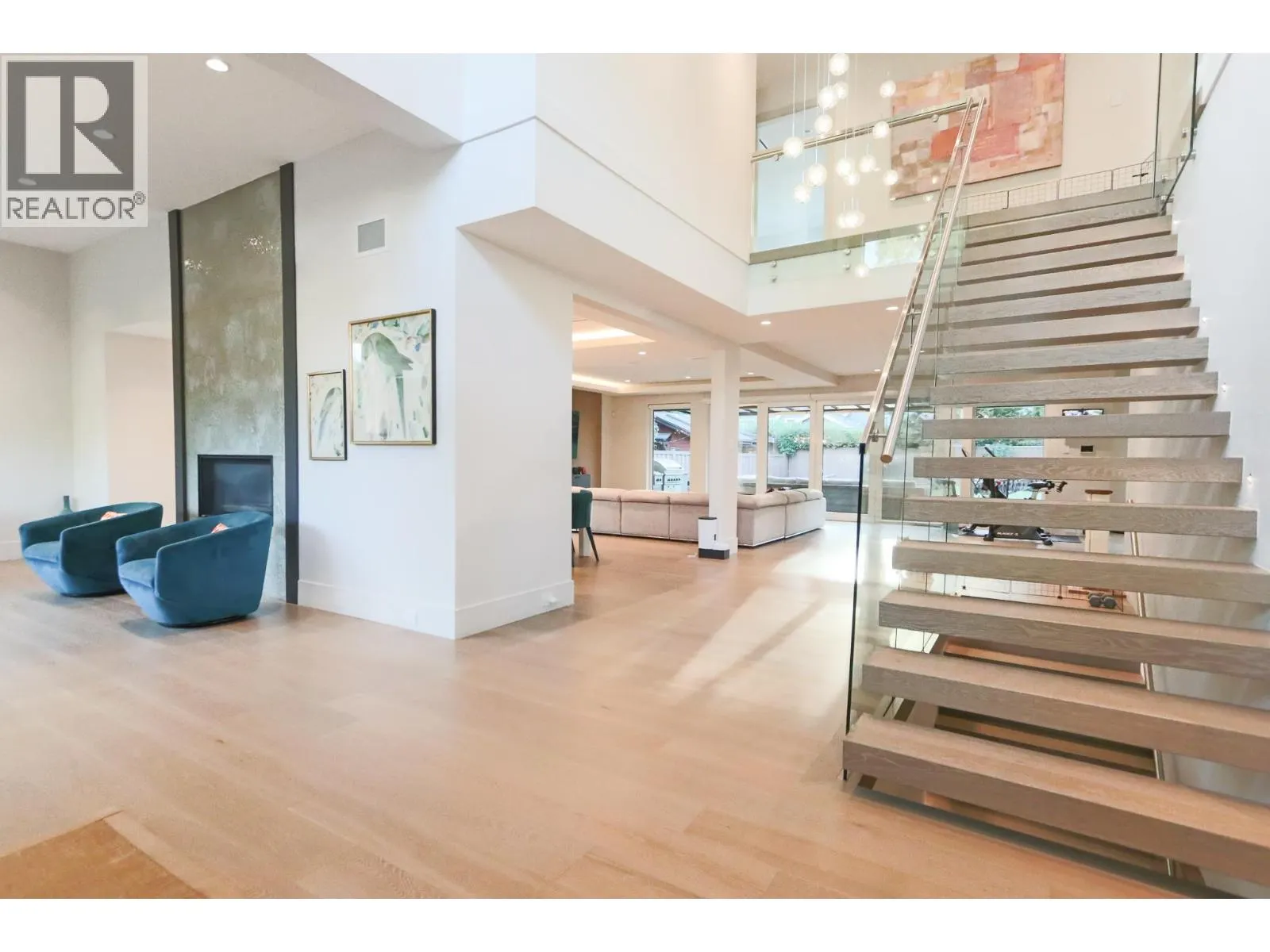 4341 CAROLYN DRIVE