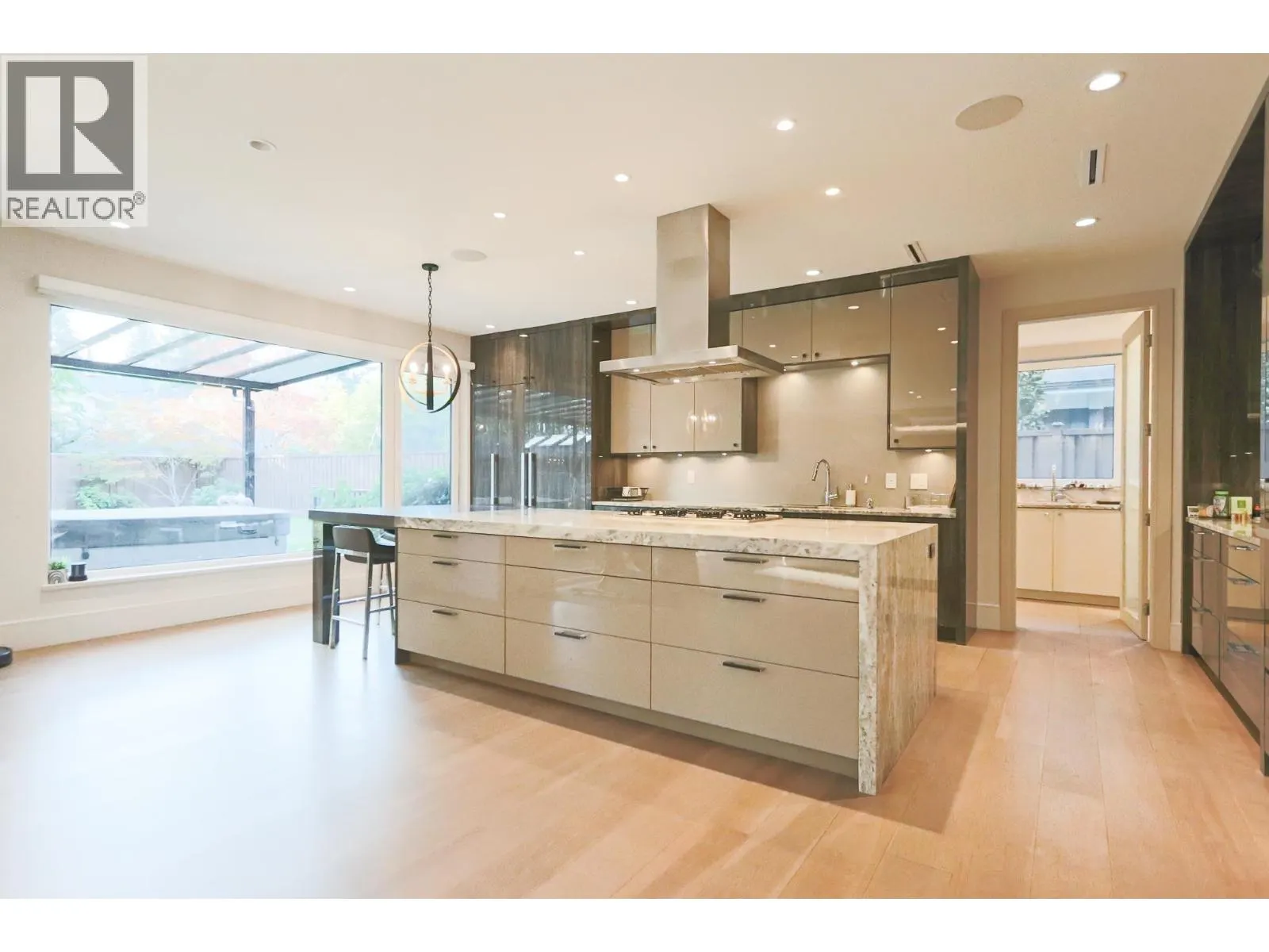 4341 CAROLYN DRIVE