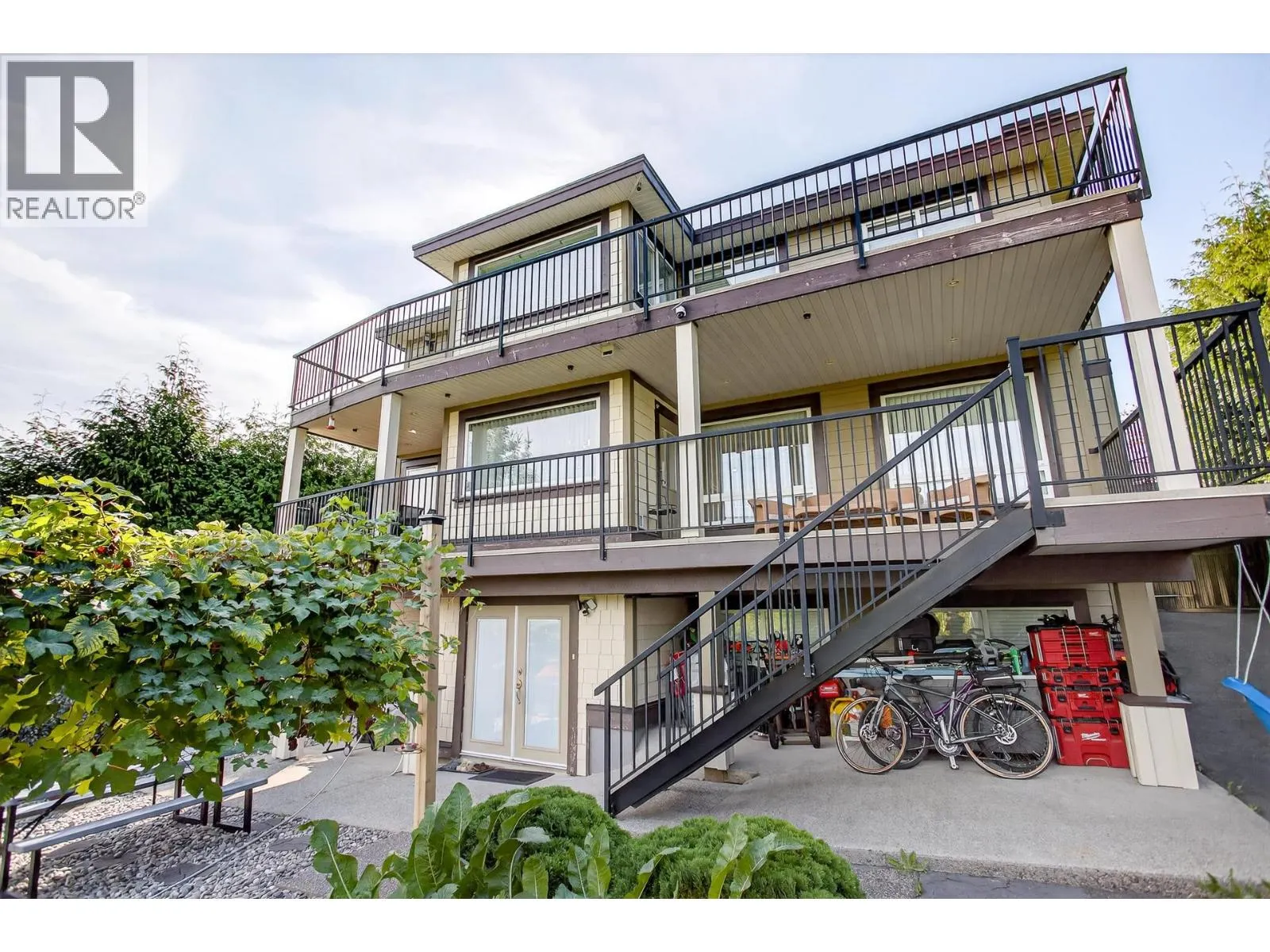 1527 GREENSTONE COURT