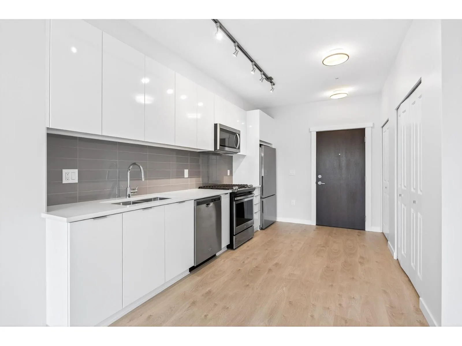 C201 8150 207 STREET