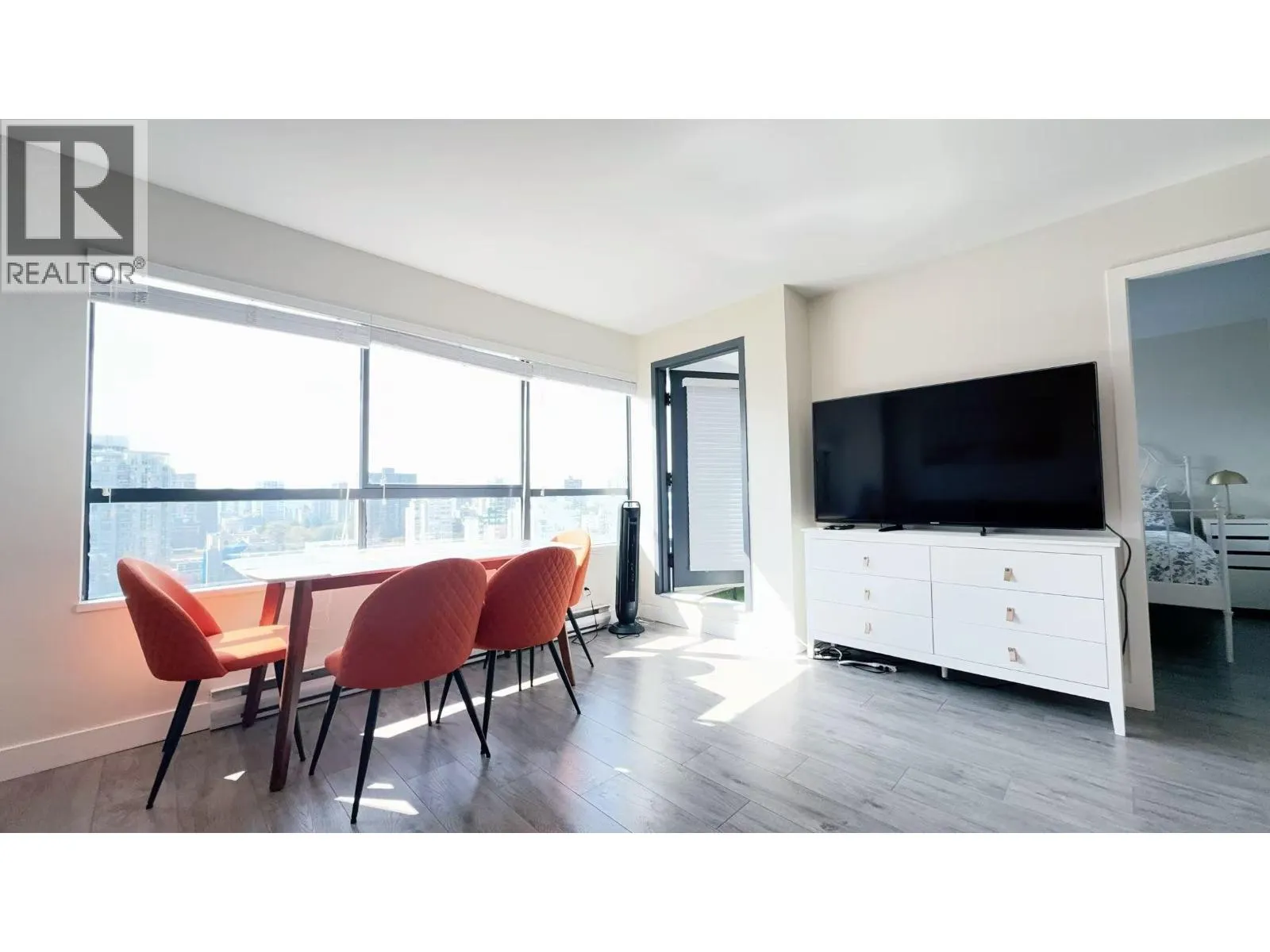 1810 1060 ALBERNI STREET
