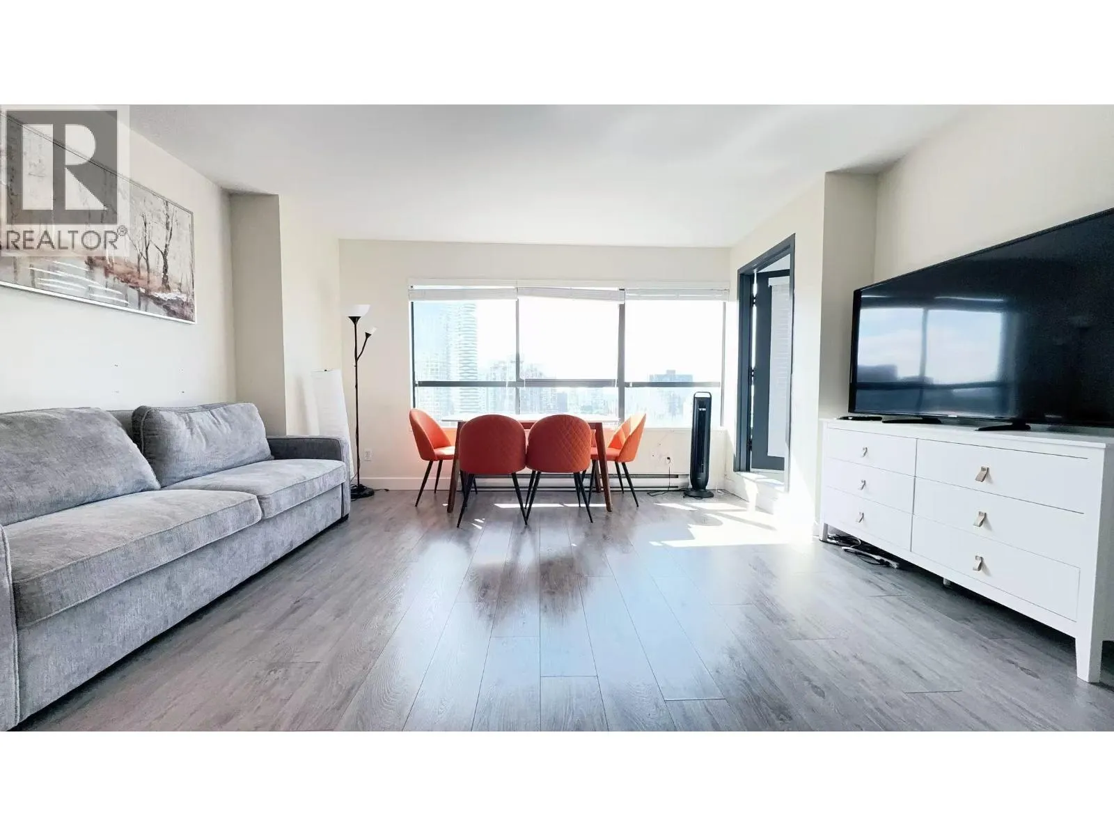 1810 1060 ALBERNI STREET