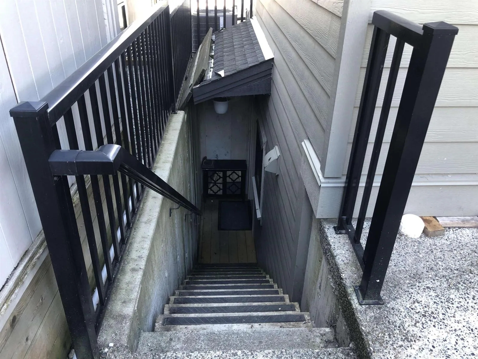 Basement 16475 21A AVENUE