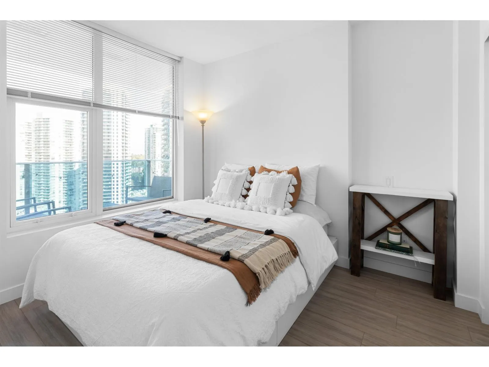 2308 13615 FRASER HIGHWAY