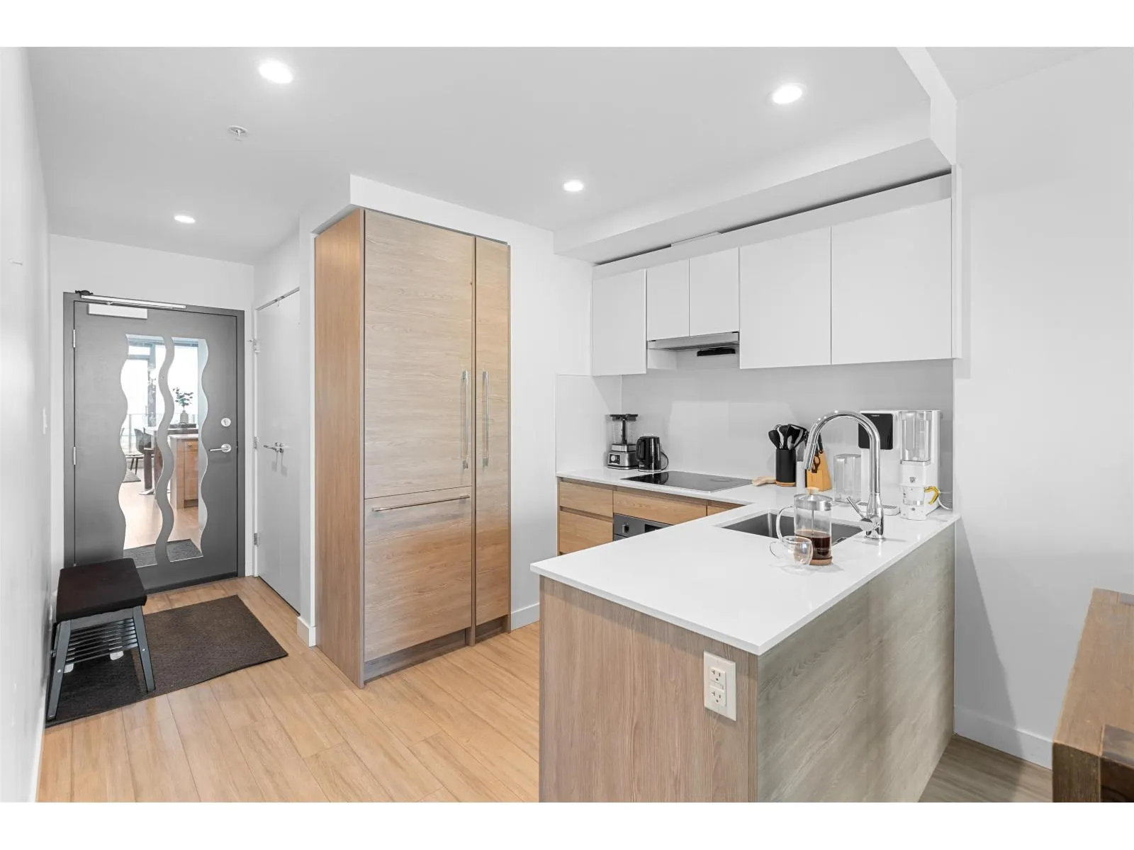 2308 13615 FRASER HIGHWAY