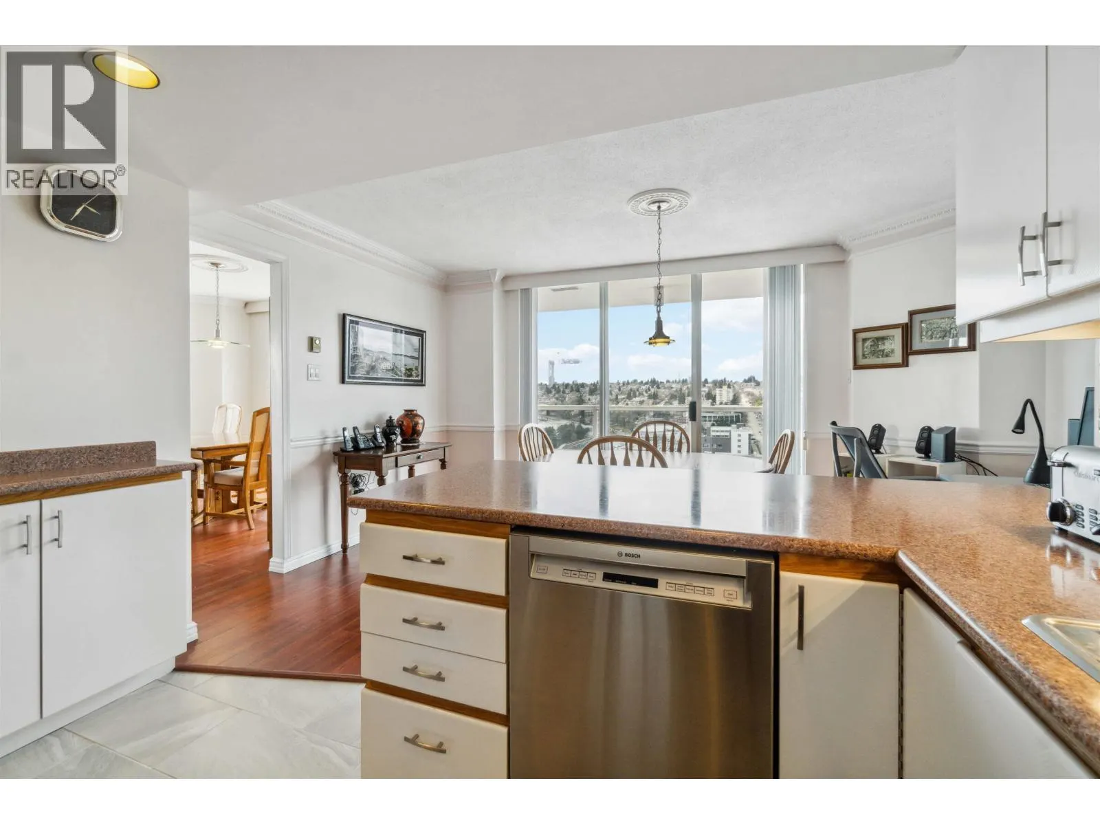 1903 1245 QUAYSIDE DRIVE