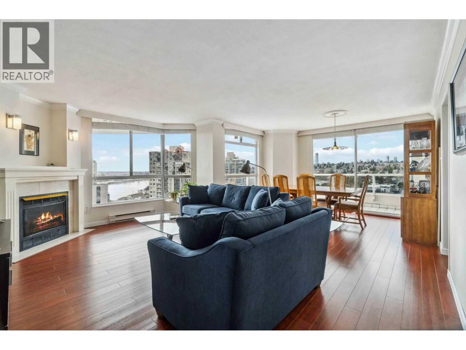 1903 1245 QUAYSIDE DRIVE