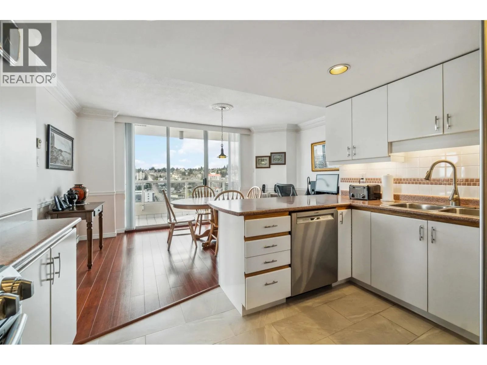 1903 1245 QUAYSIDE DRIVE