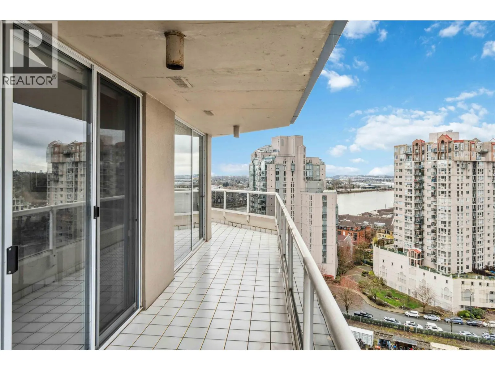 1903 1245 QUAYSIDE DRIVE