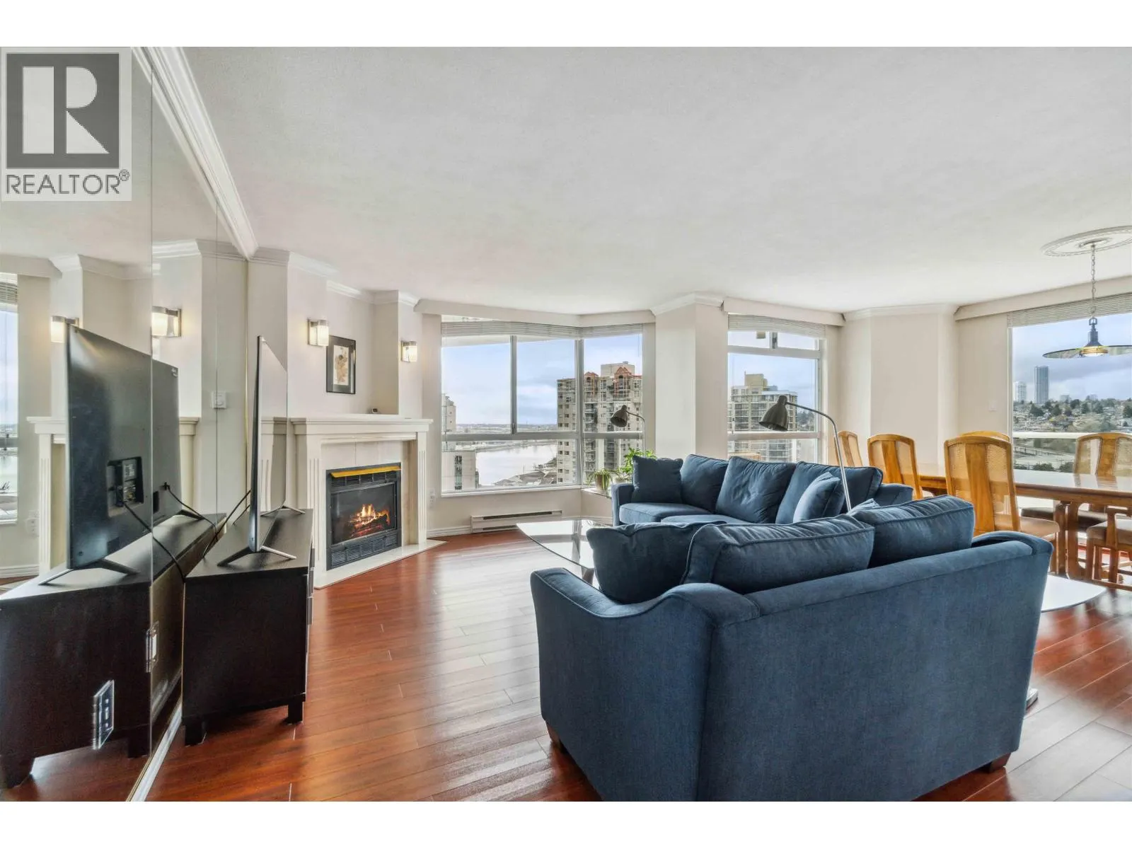 1903 1245 QUAYSIDE DRIVE