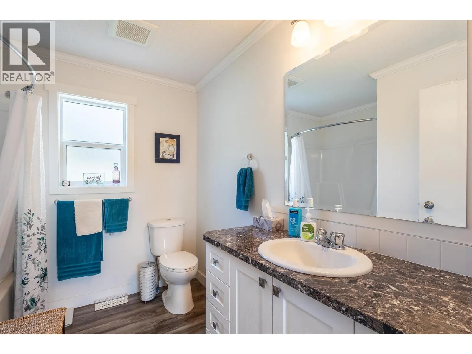 23 4496 SUNSHINE COAST HIGHWAY