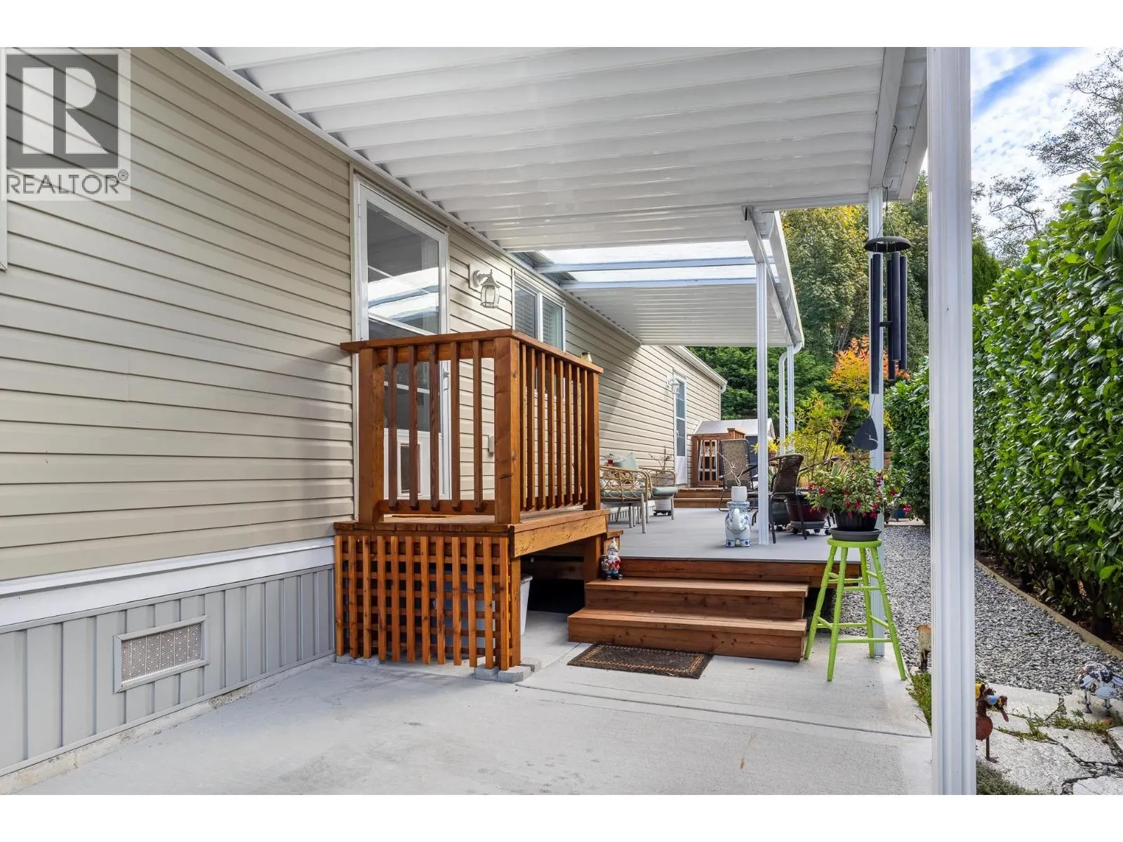 23 4496 SUNSHINE COAST HIGHWAY