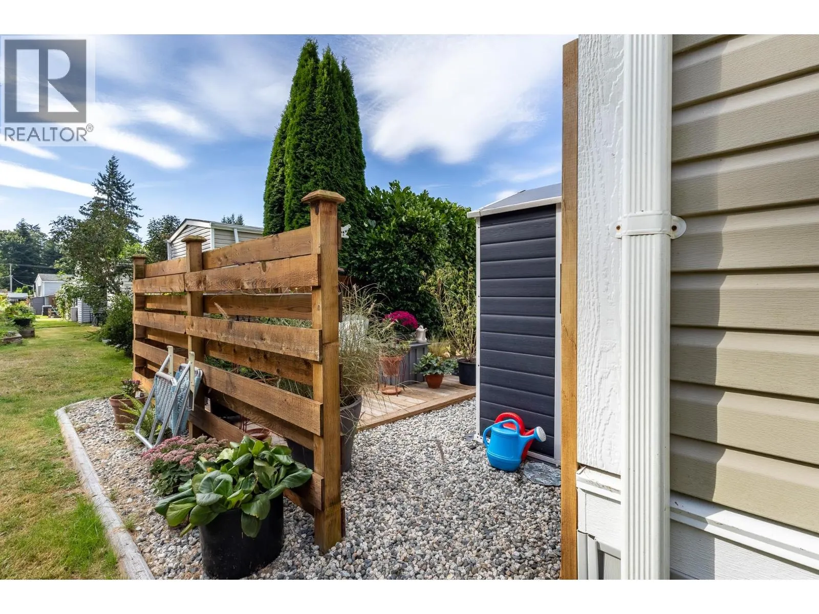 23 4496 SUNSHINE COAST HIGHWAY
