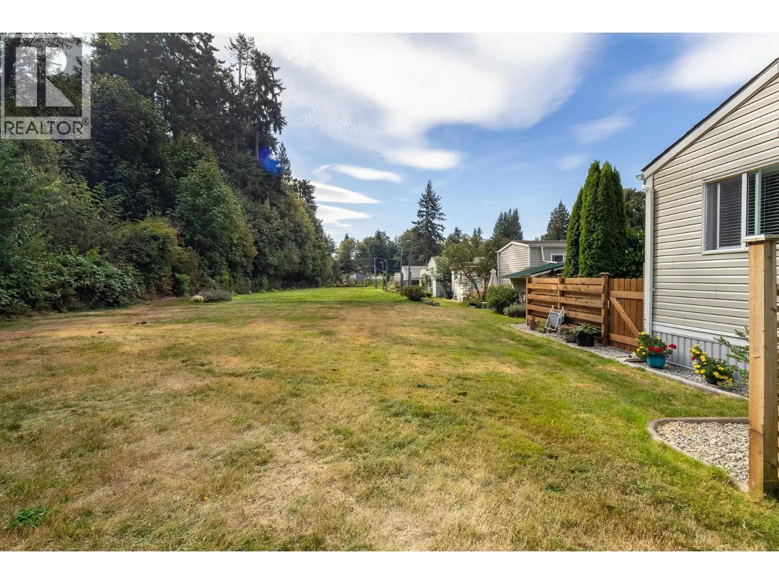 23 4496 SUNSHINE COAST HIGHWAY