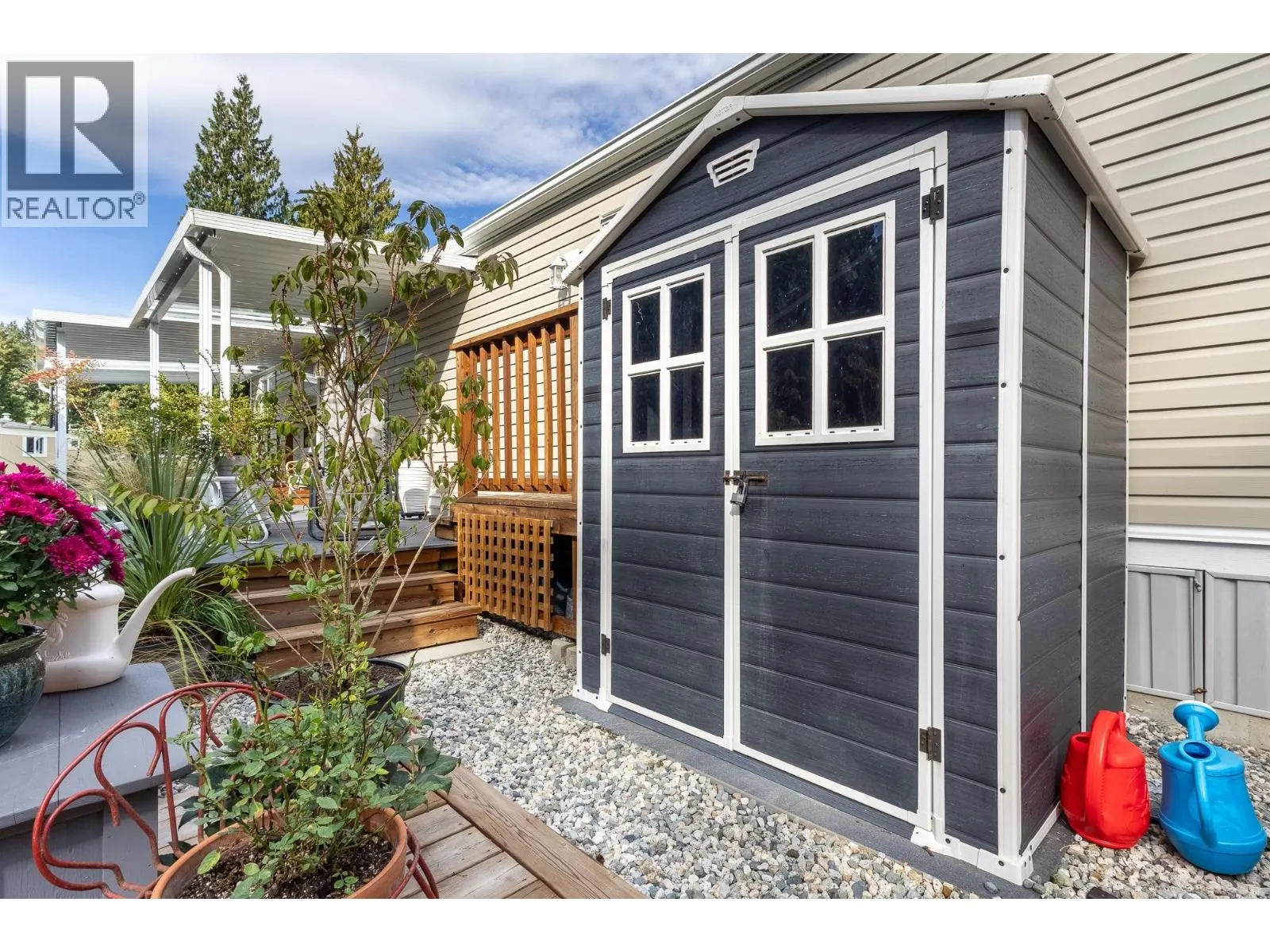 23 4496 SUNSHINE COAST HIGHWAY