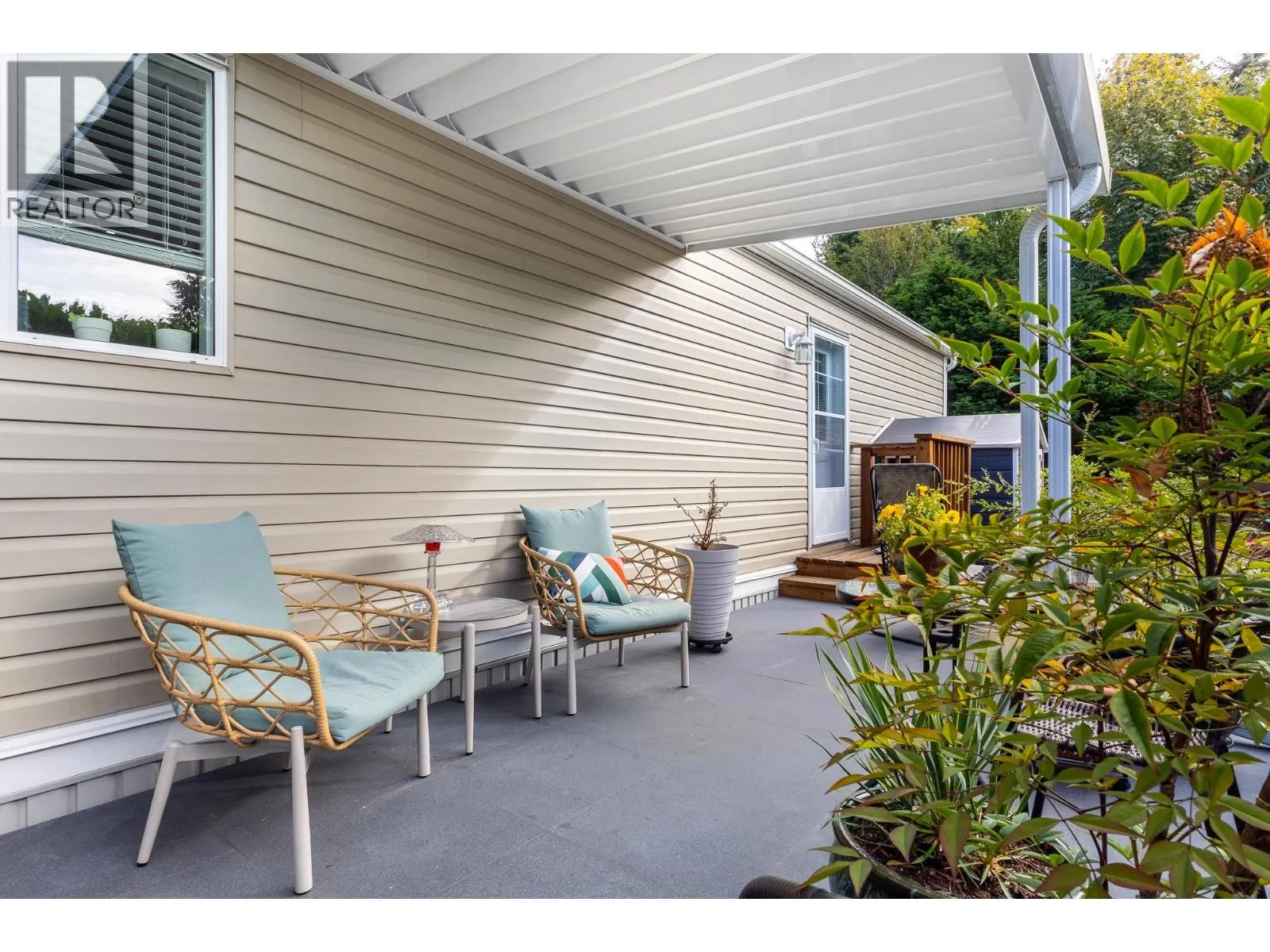 23 4496 SUNSHINE COAST HIGHWAY