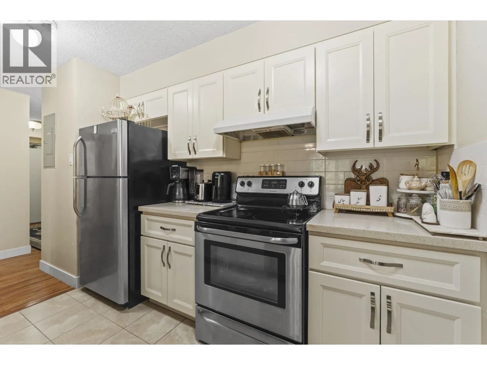 401 9521 CARDSTON COURT