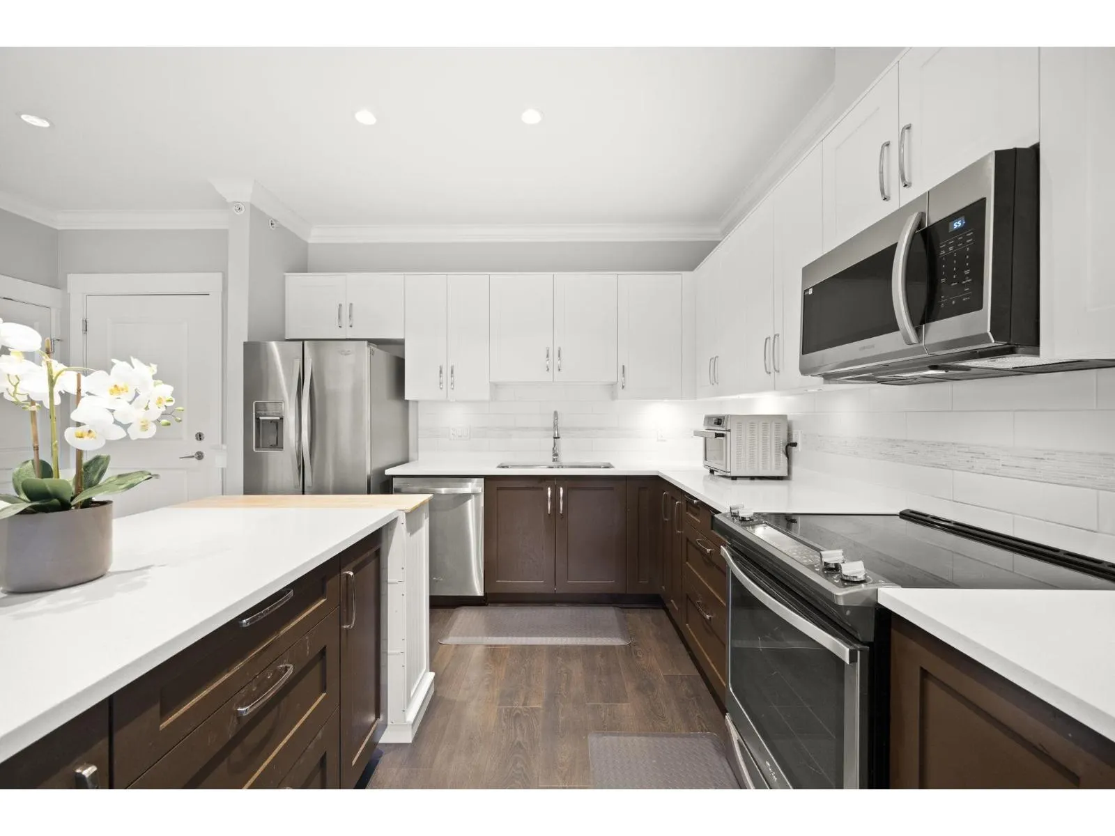 419 20728 WILLOUGHBY TOWN CENTRE DRIVE