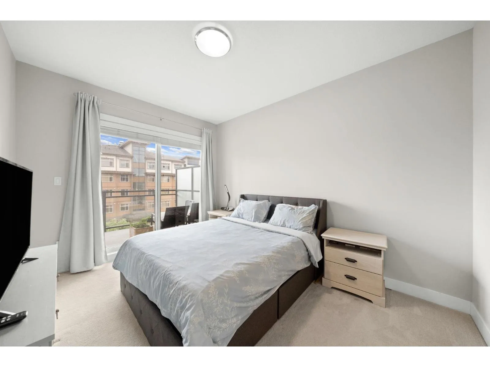 419 20728 WILLOUGHBY TOWN CENTRE DRIVE