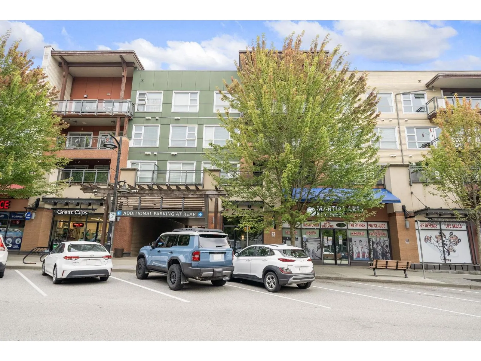 419 20728 WILLOUGHBY TOWN CENTRE DRIVE