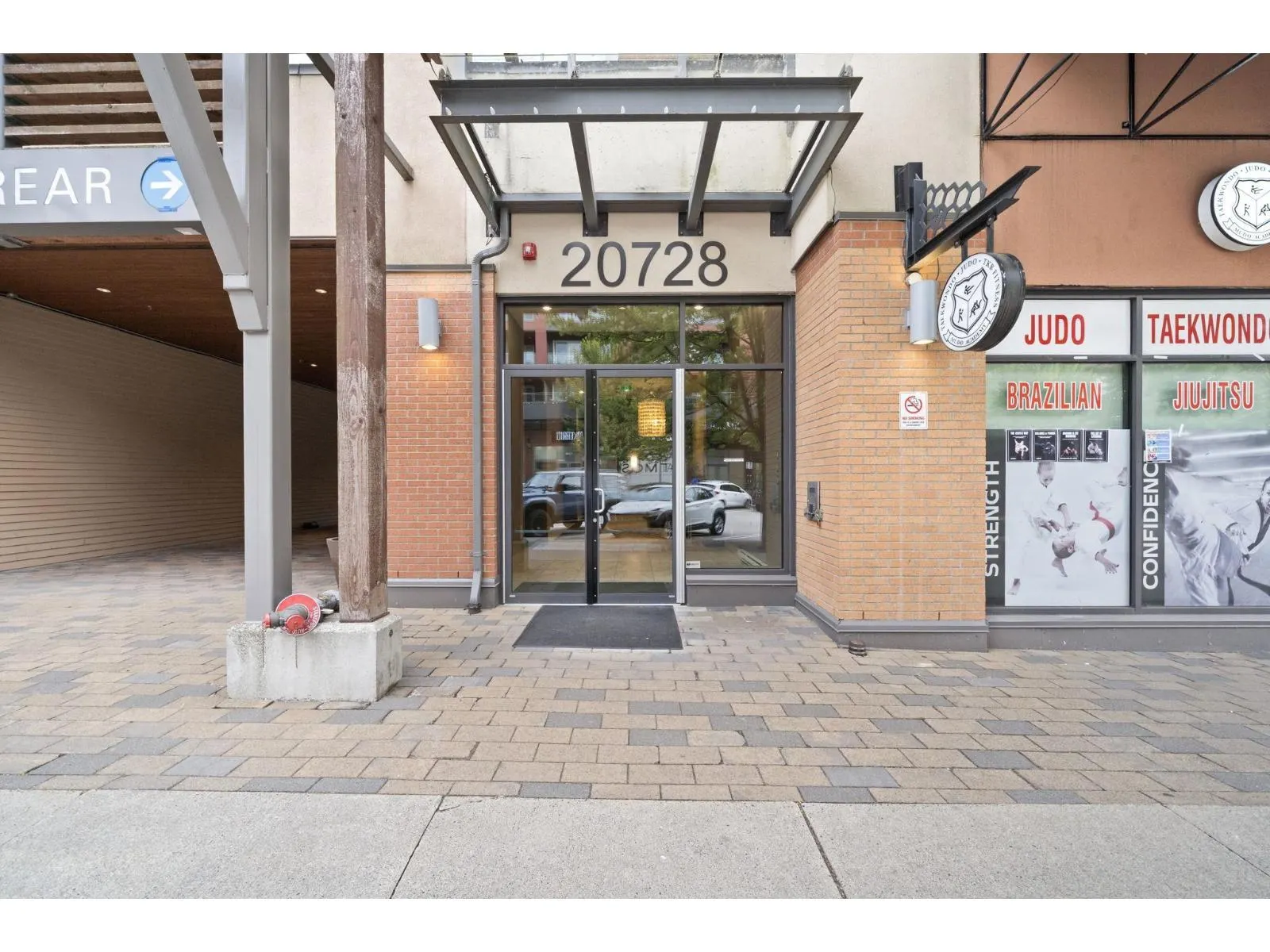 419 20728 WILLOUGHBY TOWN CENTRE DRIVE