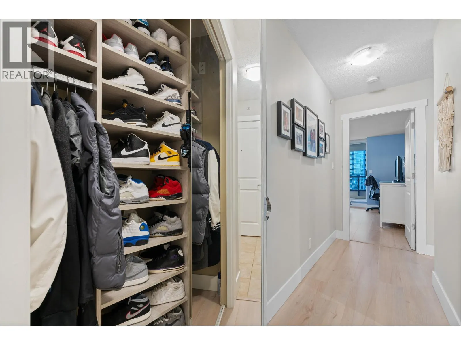1606 2088 MADISON AVENUE