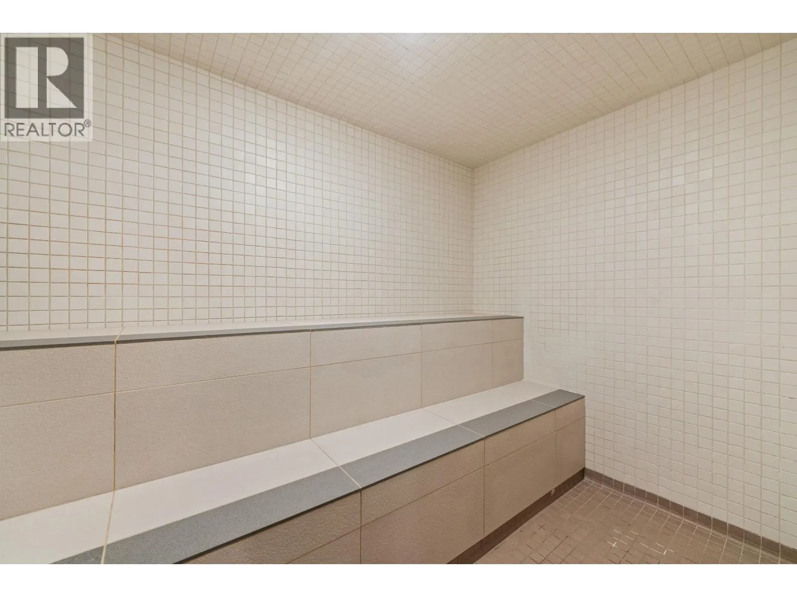 1606 2088 MADISON AVENUE