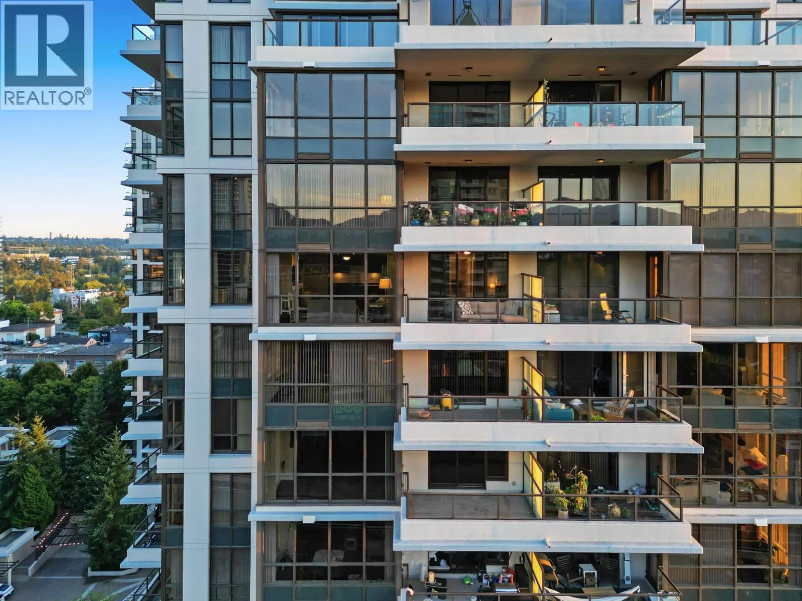 1606 2088 MADISON AVENUE
