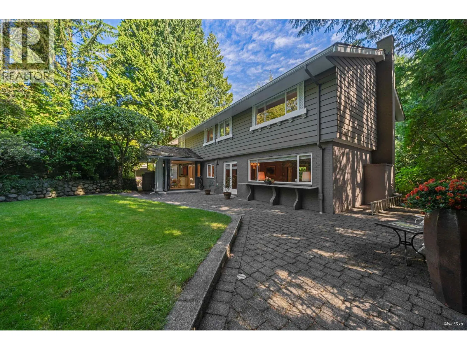 485 SOUTHBOROUGH DRIVE