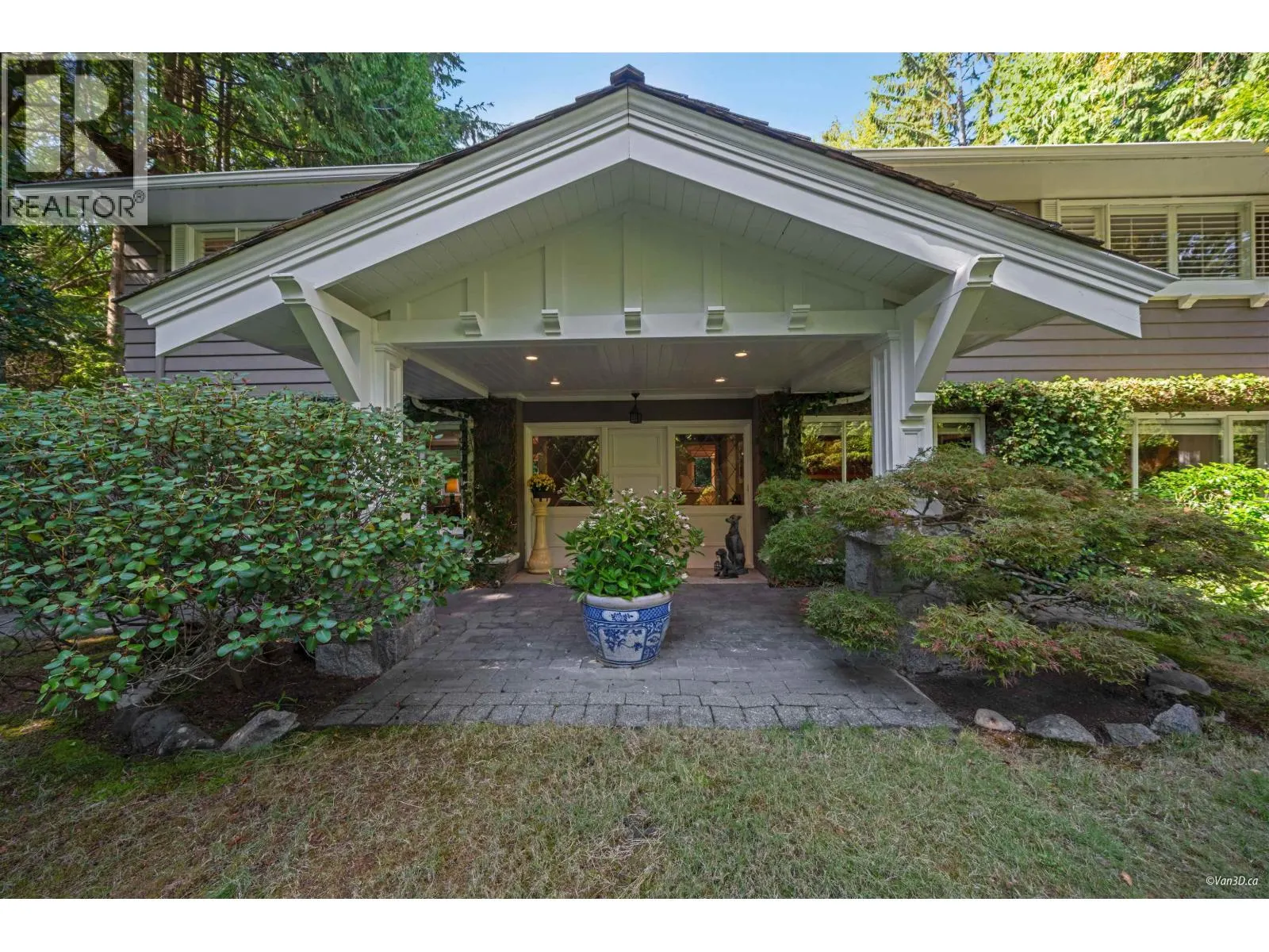 485 SOUTHBOROUGH DRIVE