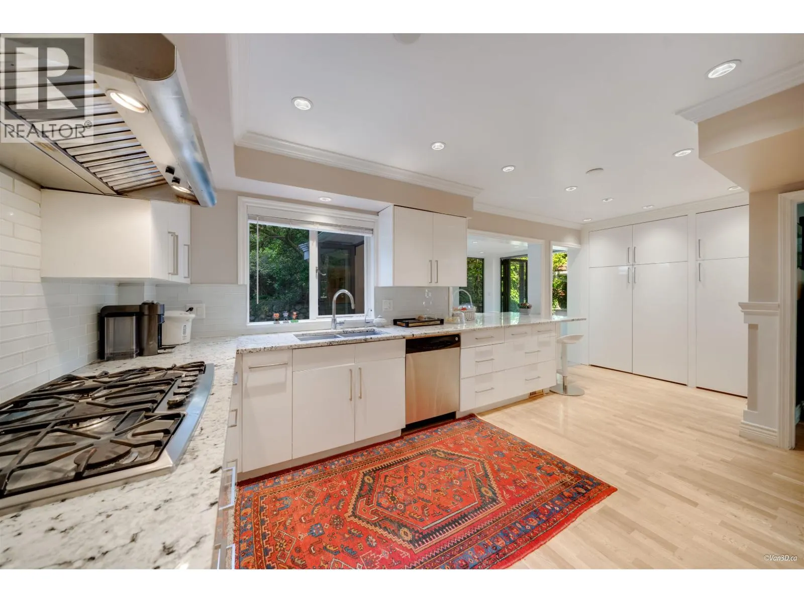 485 SOUTHBOROUGH DRIVE