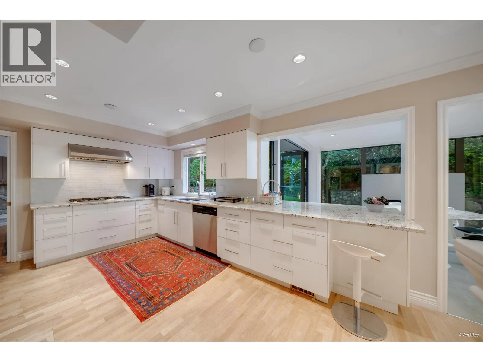 485 SOUTHBOROUGH DRIVE