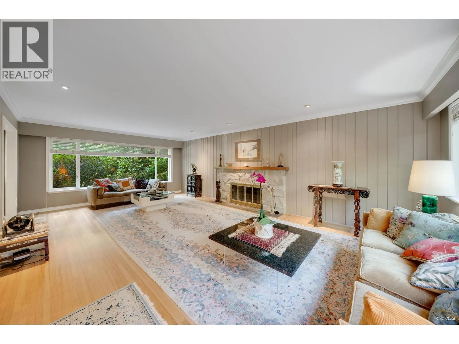 485 SOUTHBOROUGH DRIVE