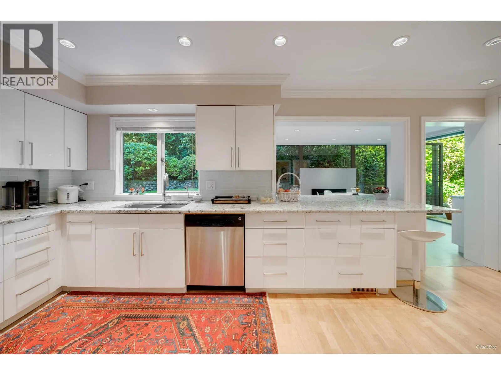 485 SOUTHBOROUGH DRIVE